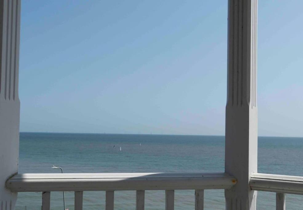 Amazing Sea Views And Much More…. Daire Broadstairs Dış mekan fotoğraf